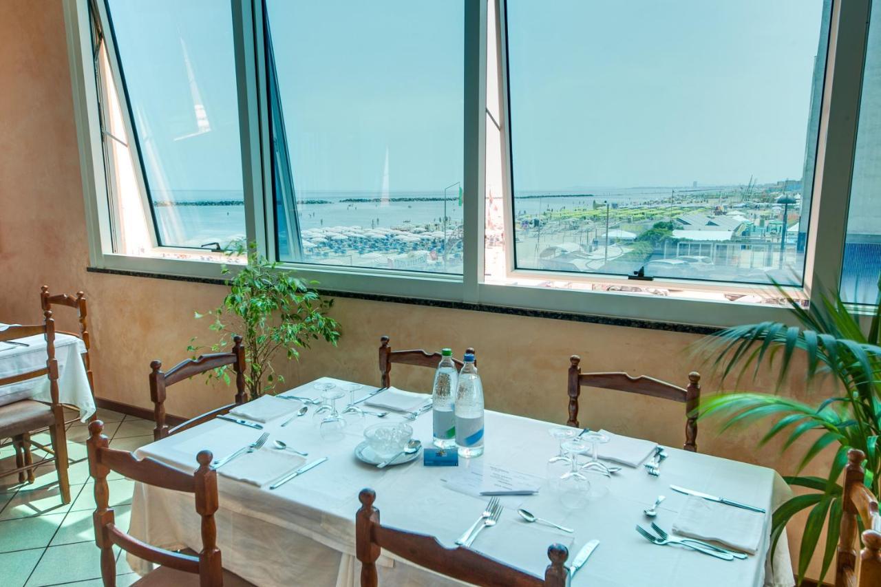 Hotel Majestic Bellaria-Igea Marina Ngoại thất bức ảnh